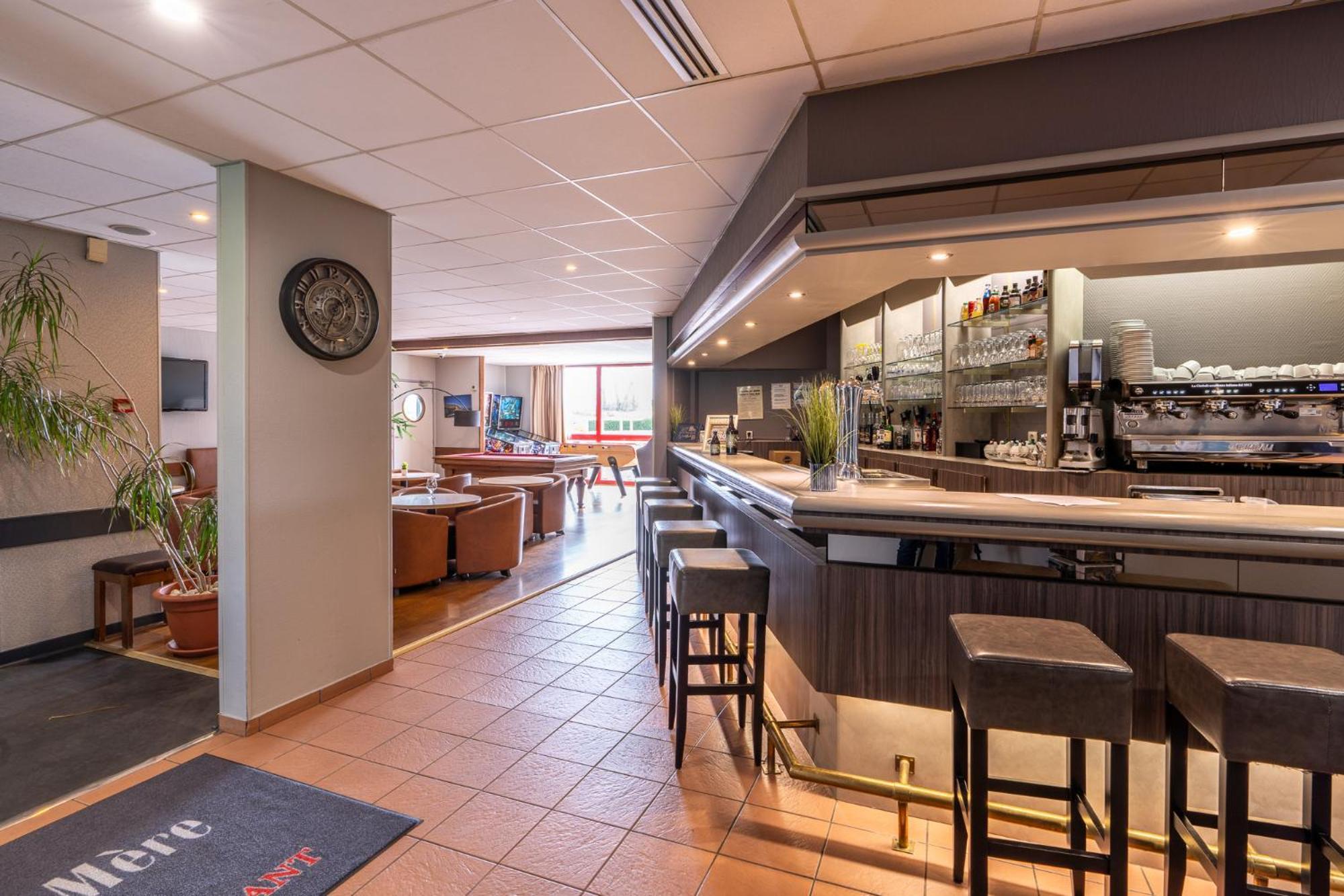 Logis Hotel Restaurant Le Sainte Mere Esterno foto