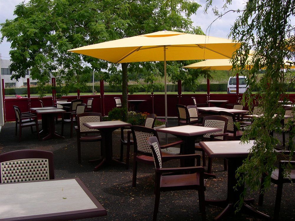 Logis Hotel Restaurant Le Sainte Mere Esterno foto